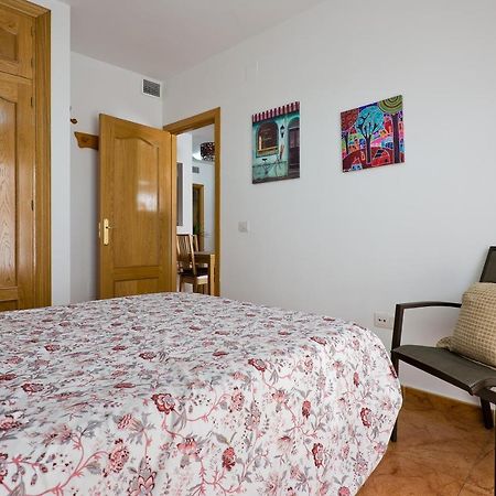 Relaxing Beach Apartment In Fuengirola Parking Exterior foto