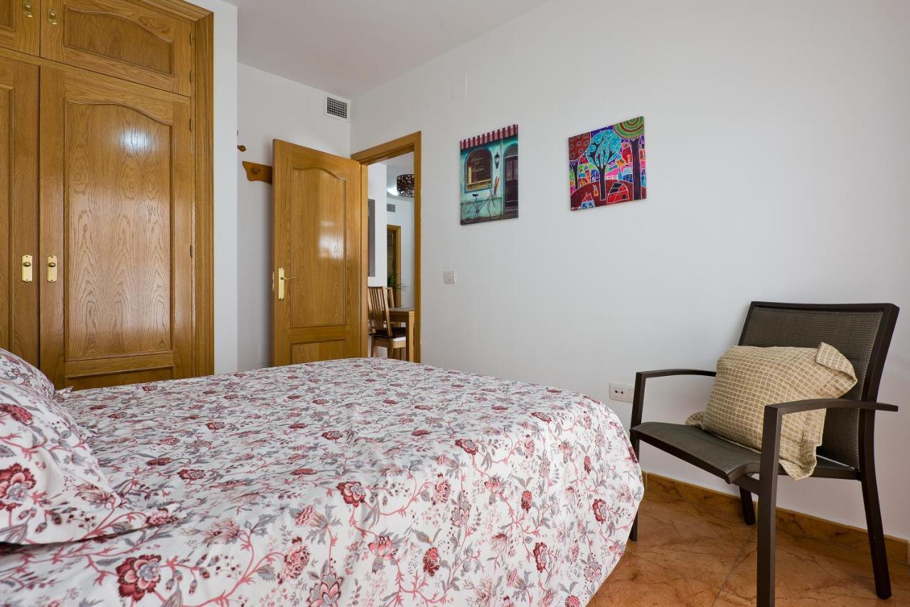 Relaxing Beach Apartment In Fuengirola Parking Exterior foto