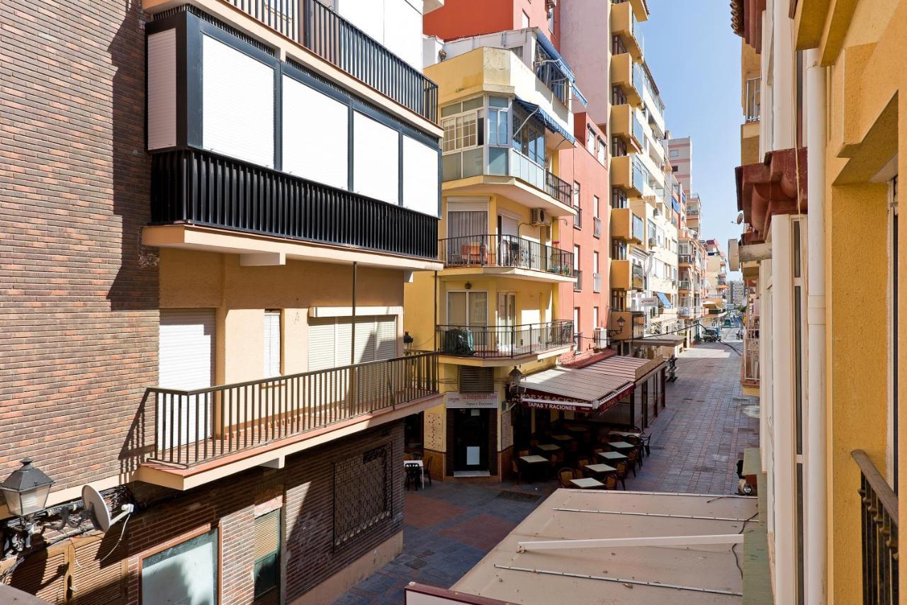 Relaxing Beach Apartment In Fuengirola Parking Exterior foto