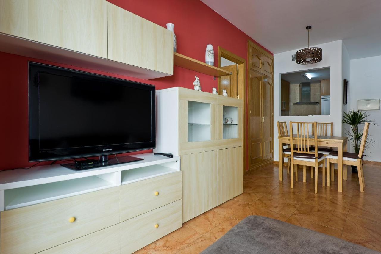 Relaxing Beach Apartment In Fuengirola Parking Exterior foto